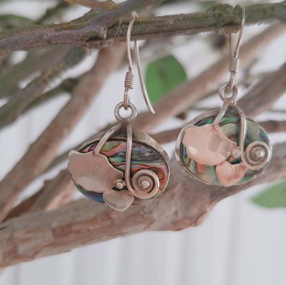 Shell Earrings. - Picture 4 of 4